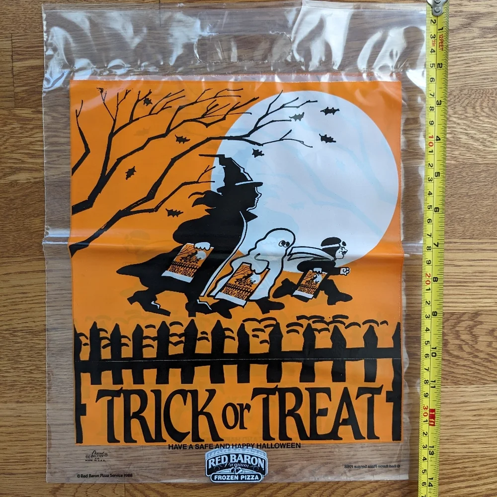 Vintage 1988 treat bags Red Baron Pizza aviator ghost witch bats Hal…
